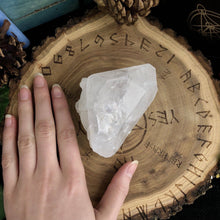 Load image into Gallery viewer, Clear Quartz Generator Point CQ22 - North Witch Magick Co.
